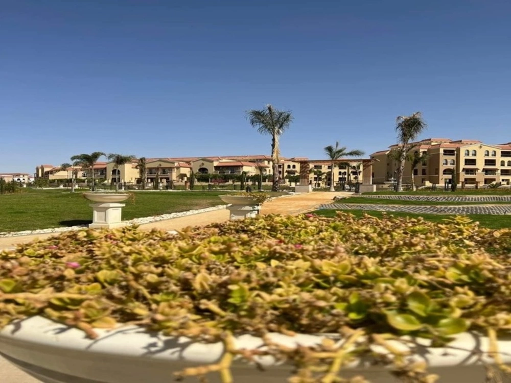 شقة للبيع مساحة 279م في كمبوند ايفي ريزيدنس اي في واي ريزيدنس